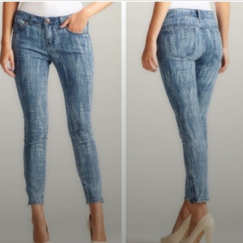FREE PEOPLE 27 Ankle Zip Feathers Print Skinny Jean Size 29